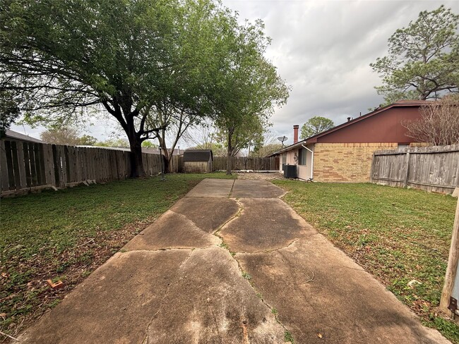 Building Photo - 3806 Westheimer Pl Dr