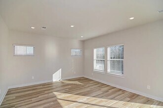 Building Photo - 1098 Bluffton Cir