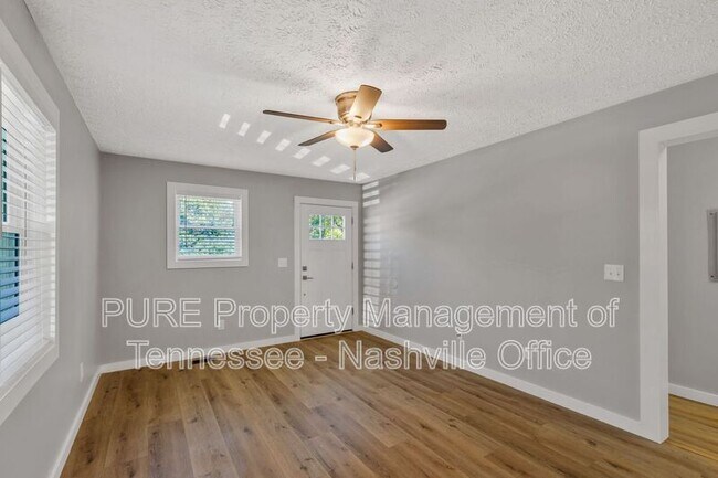 Building Photo - 622 Maplewood Ln