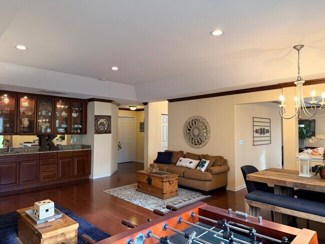 Building Photo - 1804 Crenshaw Cir