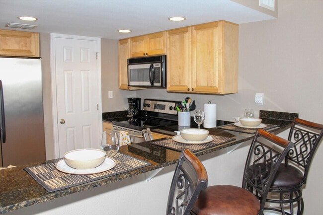 Building Photo - 2046 Beach Blvd