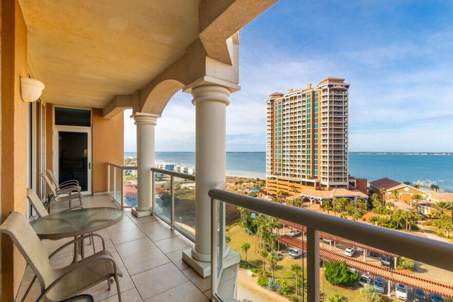 Building Photo - 1 Portofino Dr