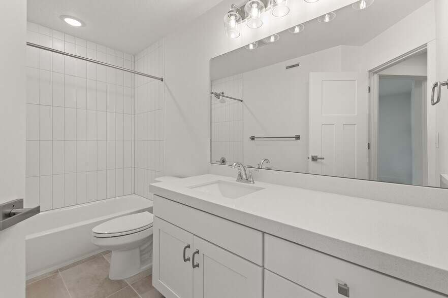 Building Photo - 3464 S Forres Ct