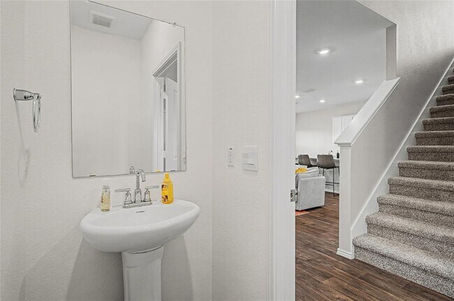 Building Photo - 18517 Cremello Dr