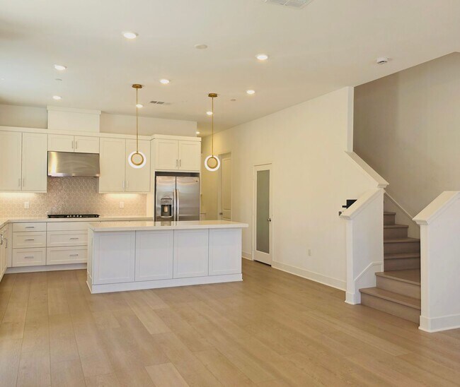 Building Photo - Newly-Buit Home in Great Park