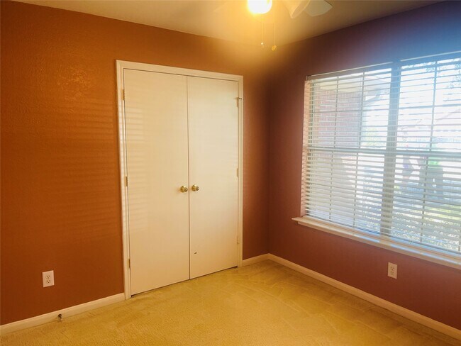 Building Photo - 15303 Kellerwood Dr