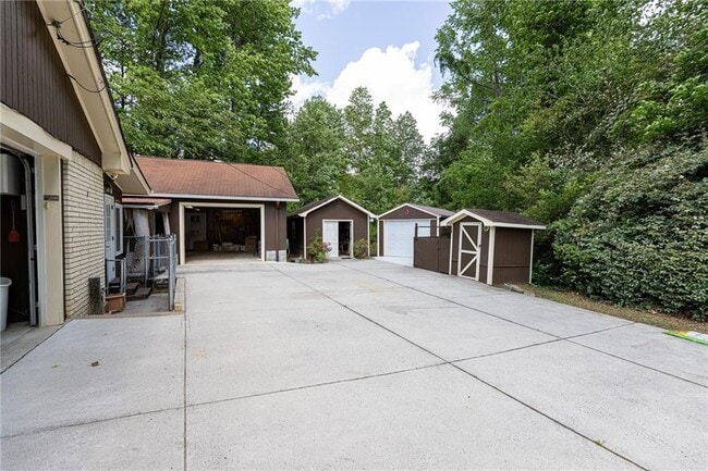 Building Photo - 472 Edwards Ct NW