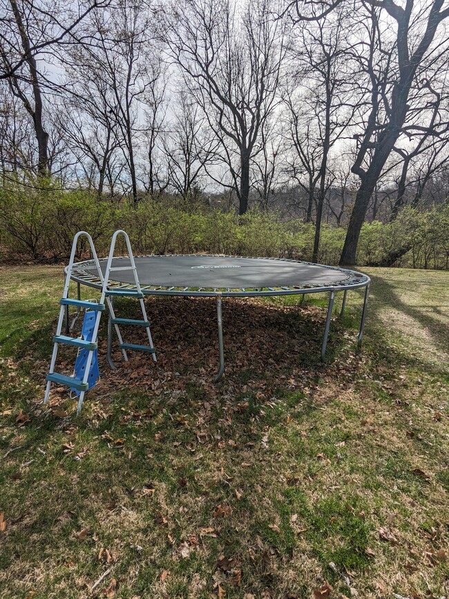 Trampoline, Firepit, Patio, Gazebo, Swing, TreeHouse. - 3600 Gary Rd