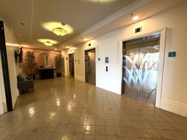 Building Photo - One Archer Lane - 2 bedrooms, 2 full bathrooms, central AC, 1 parking