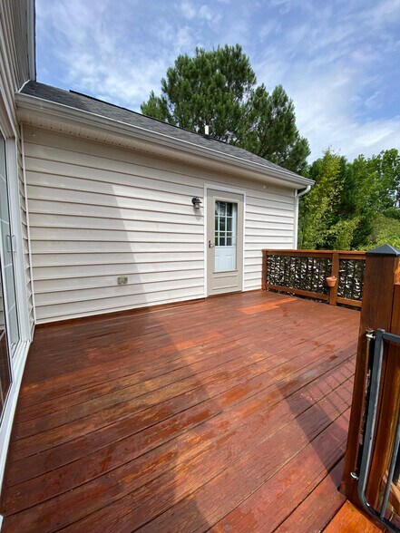 Building Photo - 3 Forest Creek Dr