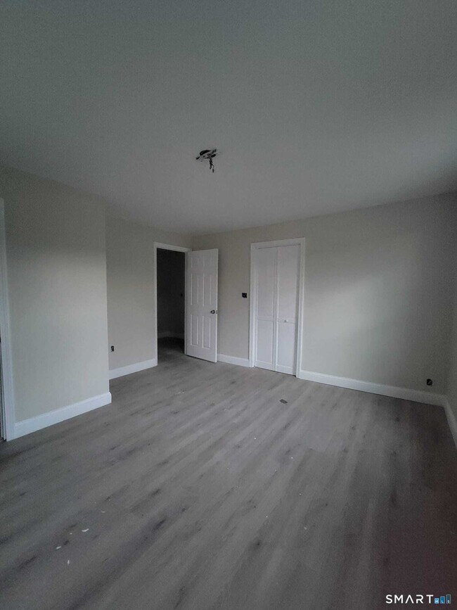 Building Photo - 219 Pleasant St