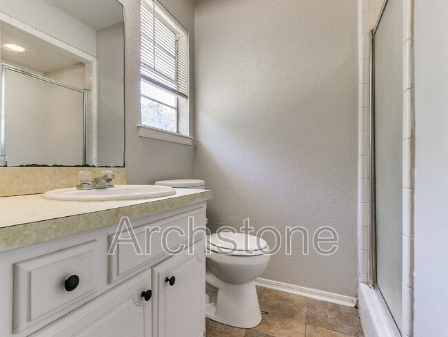 Building Photo - 8814 NE 13th St