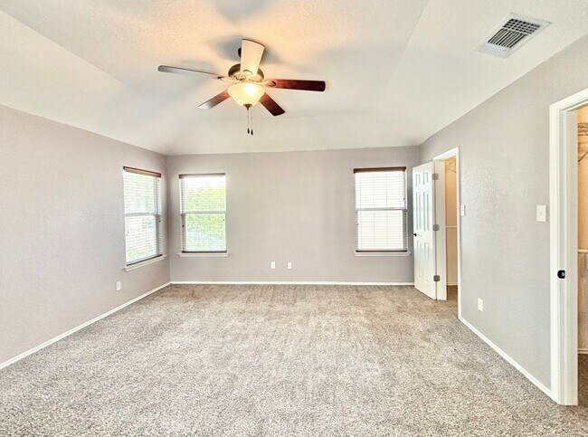 Building Photo - Beautiful 4 Bedroom Home in Inwood Place!