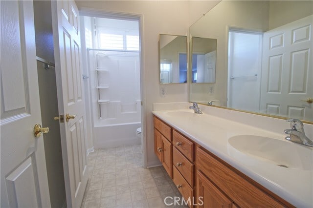 Building Photo - 206 N La Salle St