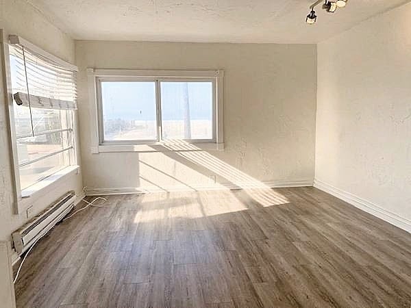 Building Photo - 2211 Ocean Front Walk