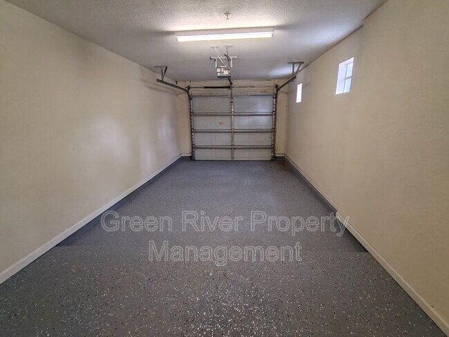 Building Photo - 10075 Gate Pkwy N