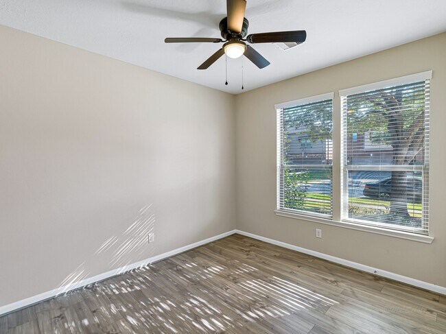 Building Photo - 11103 Avery Oaks Ln