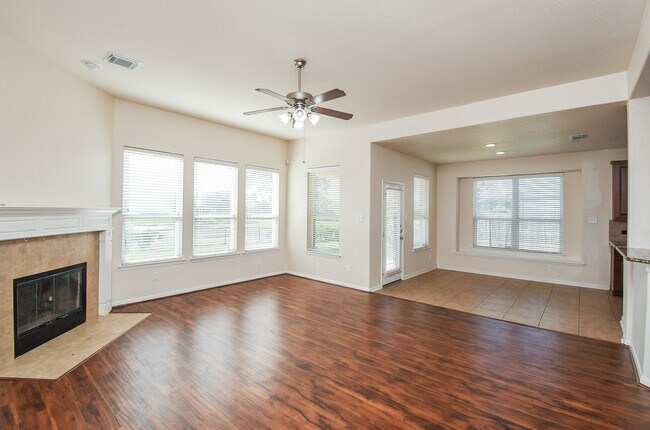 Building Photo - 6203 Ledger Ln