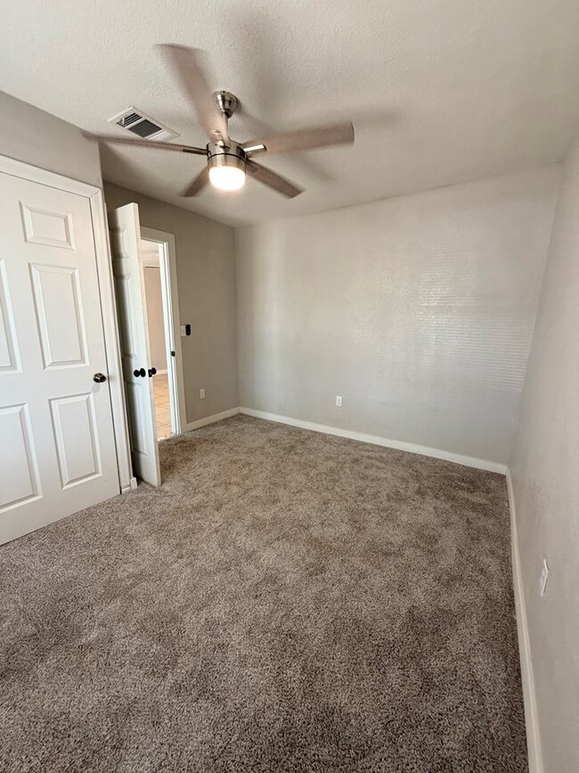 Building Photo - 1421 Lauderdale Ave