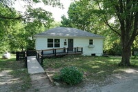 Building Photo - 1104 N 1200 Rd