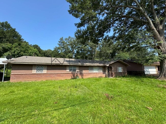 Building Photo - 577 Dryden Ave