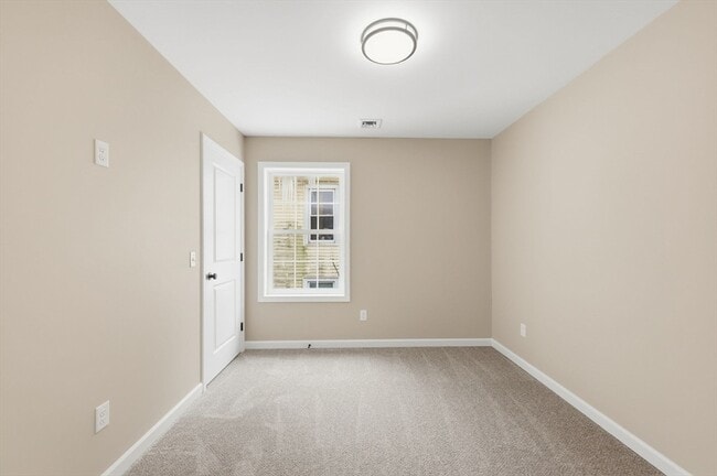 Building Photo - 43 Leyfred Terrace