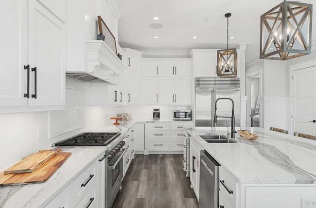 Building Photo - 157 S Arnold Rd