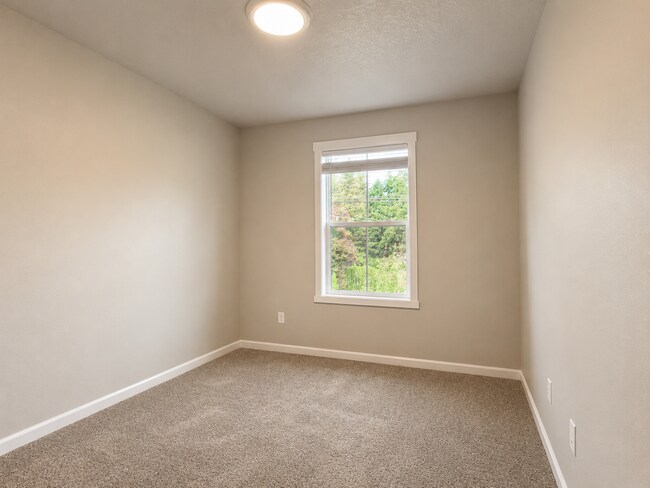 Building Photo - 13203 NE 71st Pl
