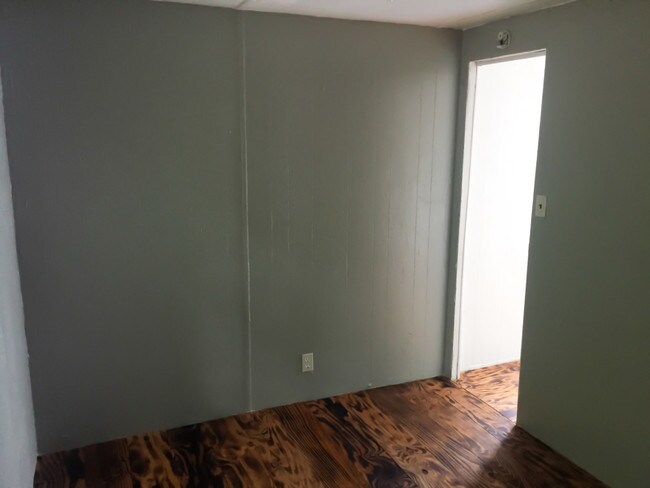 Building Photo - Lawless Mobile Home Park