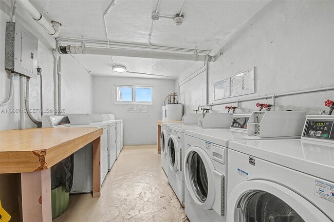 Building Photo - 2950 SW 3rd Ave