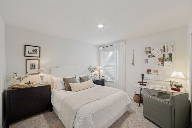 Building Photo - Beautiful 5-Bedroom Home in Riverstone at Westpointe