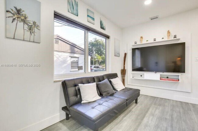 Building Photo - 17001 NE 20th Ave