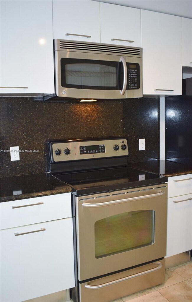 Building Photo - 3339 Virginia St