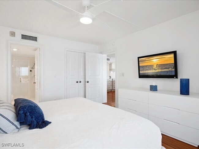 Building Photo - 2750 Gulf Shore Blvd N