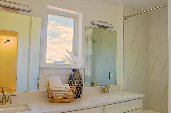 Building Photo - 300 Tesla Cir