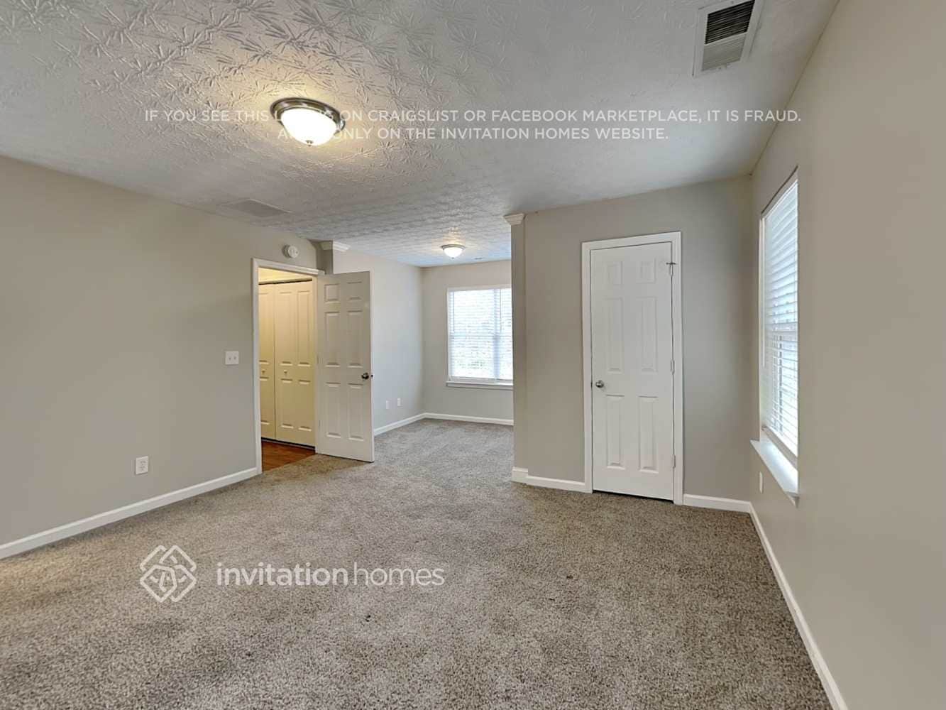 Building Photo - 86 E Main St N