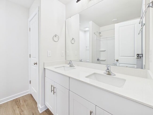 Building Photo - Brand New Beautiful Townhome! End Unit! Attached Garage!