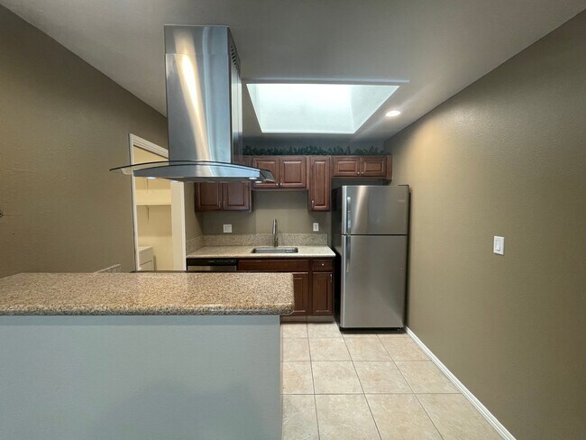 Building Photo - 2 bedroom single story with attached 2 car garage!