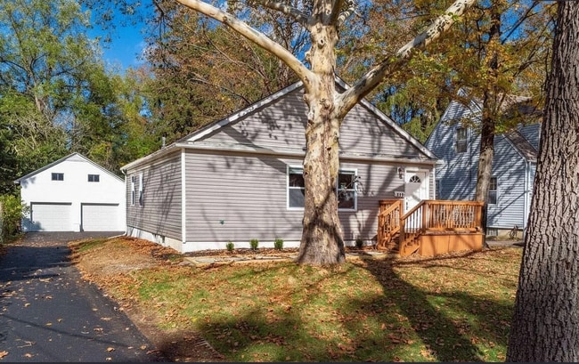 Building Photo - 270 Westview Ave