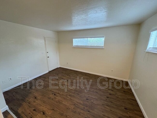 Building Photo - 1044 S Linda Vista St