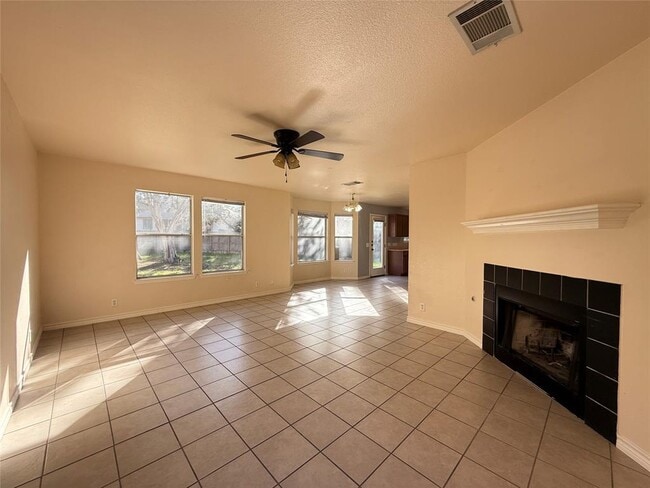 Building Photo - 1713 Primrose Ln