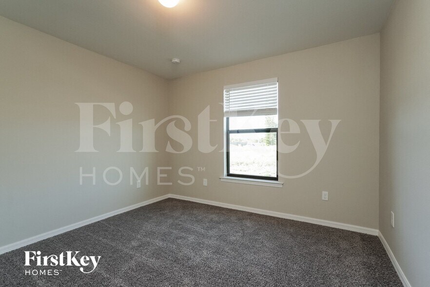 Building Photo - 3008 25th St SW