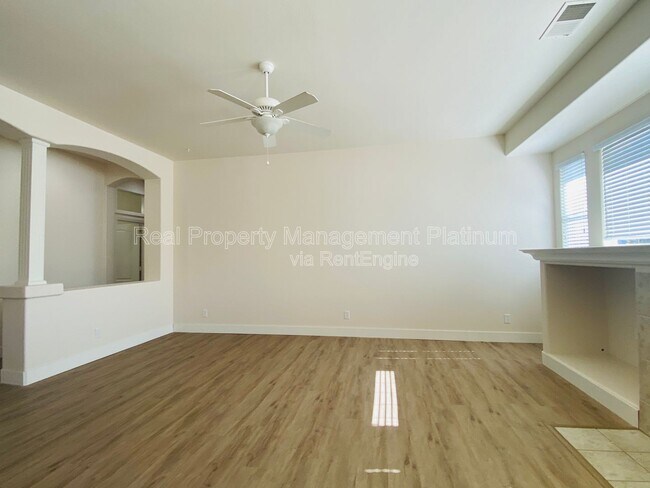 Building Photo - 2916 Roberts Ave