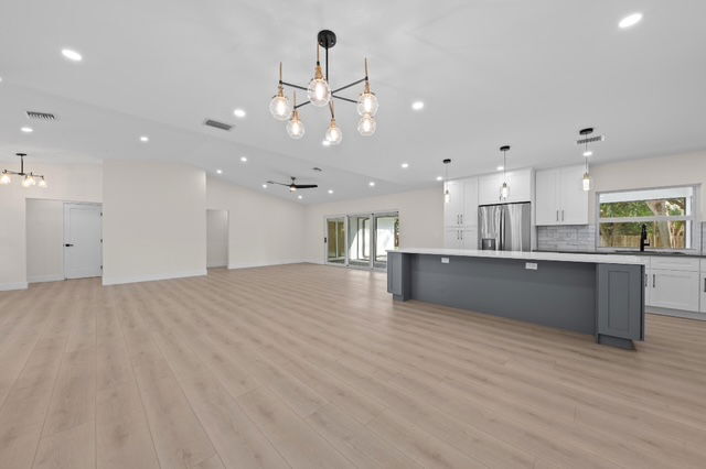 Building Photo - 280 Sulky Way
