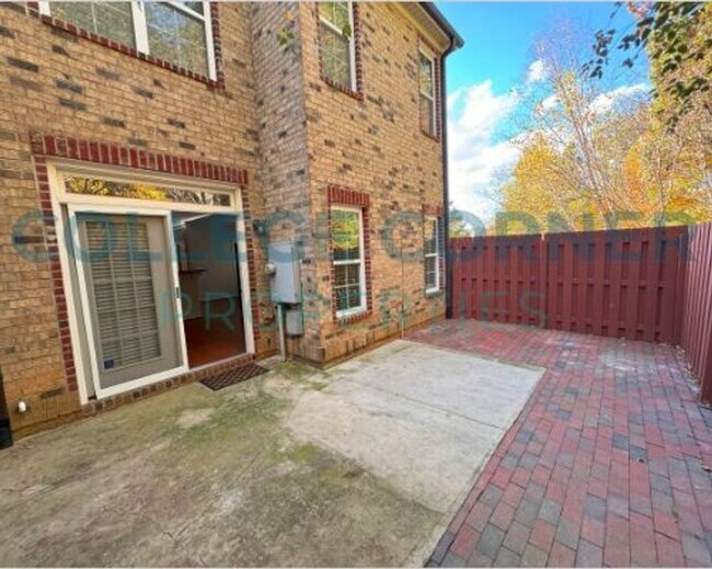 Building Photo - 4964 Wyngate Village Dr