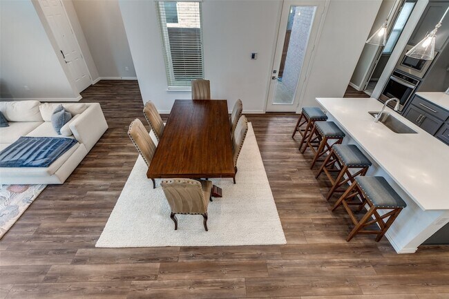 Building Photo - 3309 Sarala Ct