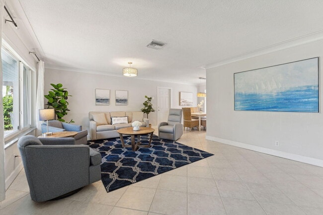 Building Photo - 2691 NE 18th St