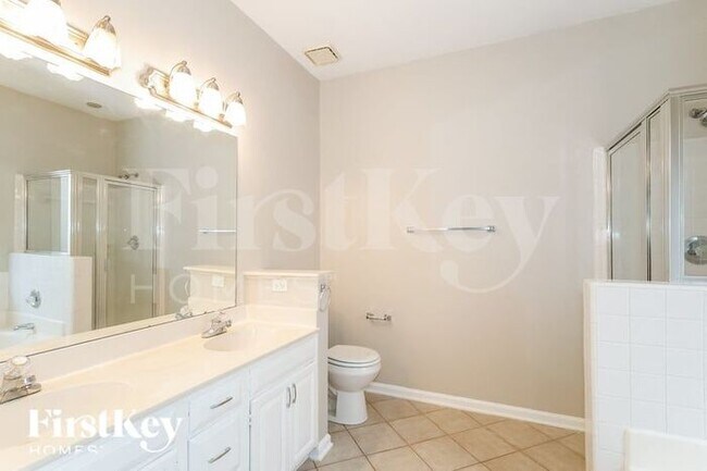 Building Photo - 6806 Neuhoff Ln