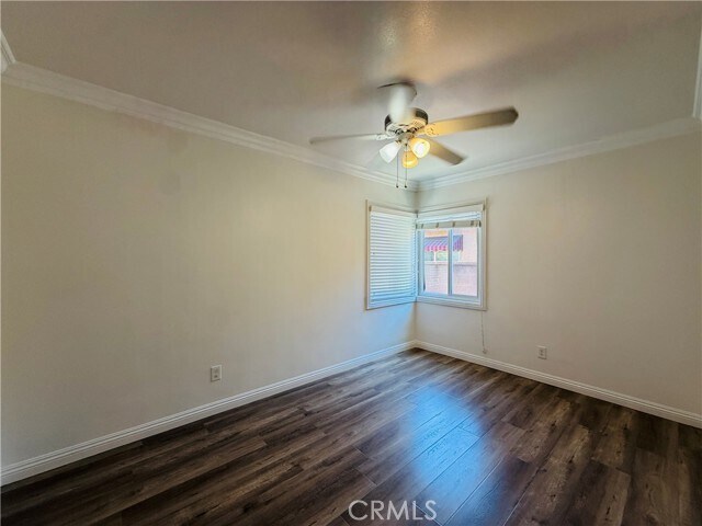 Building Photo - 1525 W Houston Ave