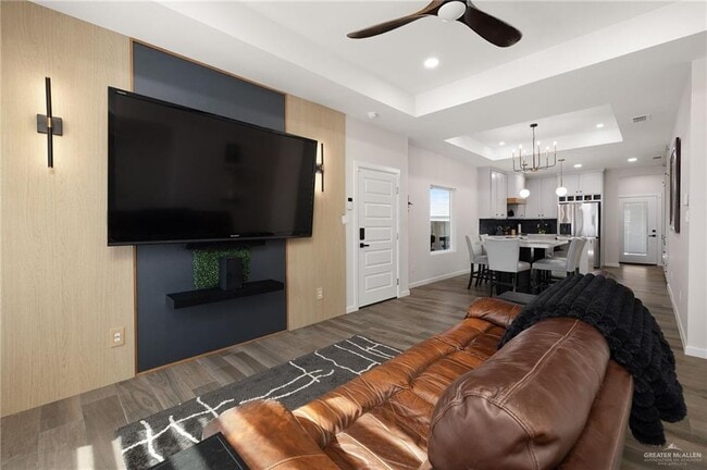 Building Photo - 16 Diamond Head Ave